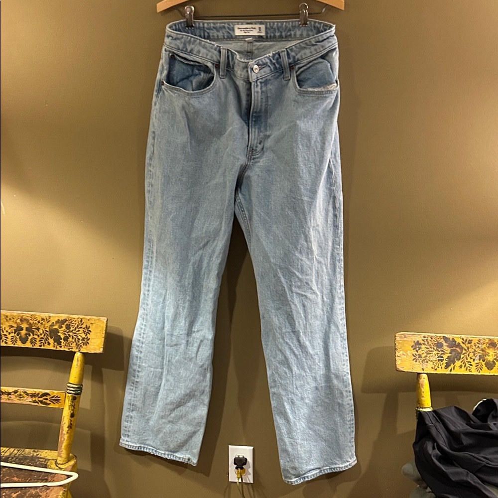 Abercrombie & Fitch Light Wash High-Rise Straight Jeans